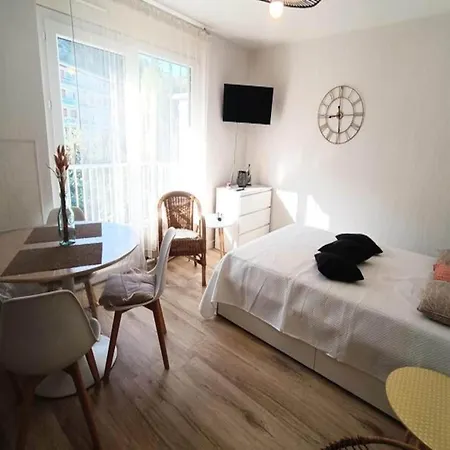 アパート Studio For 2 People